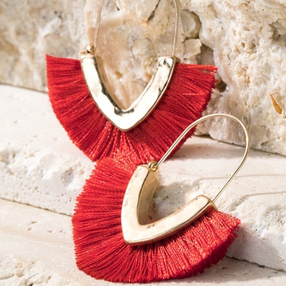 Jewelry - Last 1! NWT Hammered Metal Red Tassel Earrings